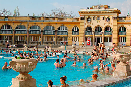 Bäder im Frühling in Budapest Bäder im Frühling in Budapest