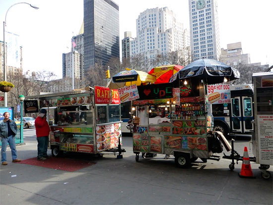 Die besten Dinge, die du in den Straßen von New York essen kannst