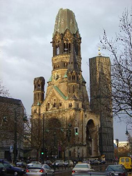 Die Ruinen der Kaiser Willhelm Kirche in Berlin