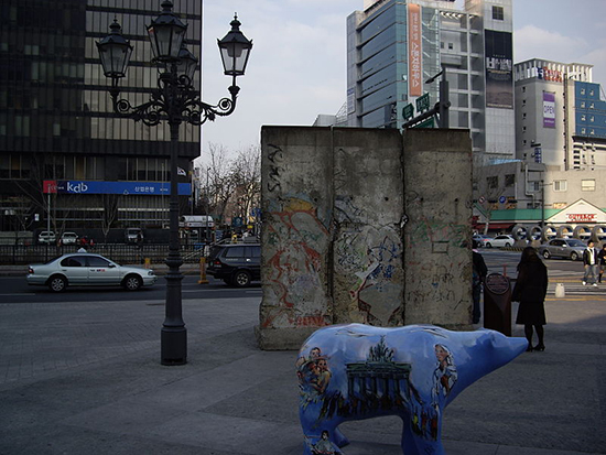 Wo ist die Berliner Mauer eigentlich heute? Wo ist die Berliner Mauer eigentlich heute?