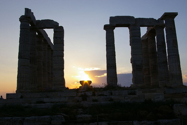 Der Poseidontempel, der auf dem Kap Sounion thront (Athen)
