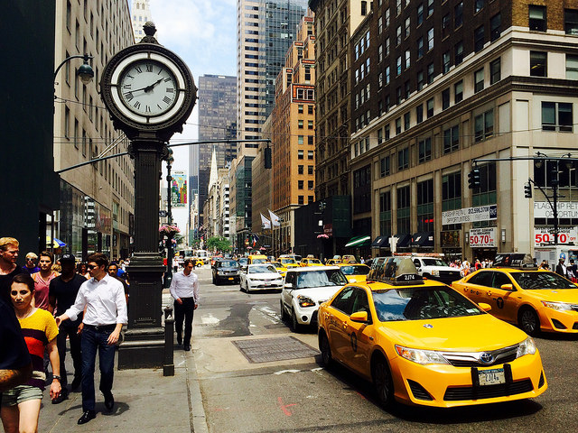 5th Avenue vs. Oxford Street 5th Avenue vs. Oxford Street