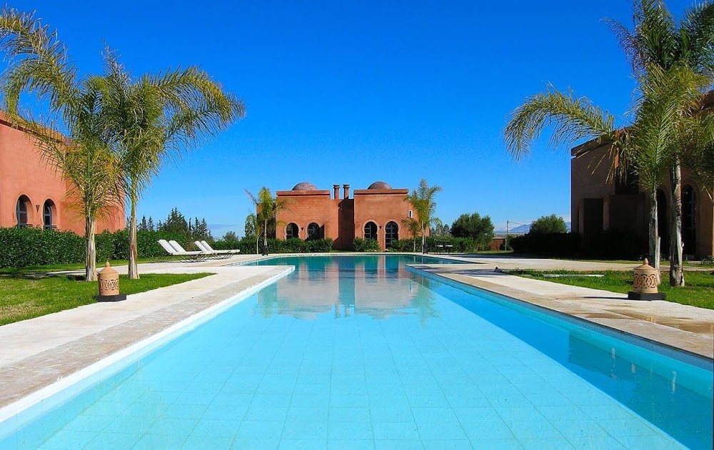 Blauer Sommer: Apartments mit Pool